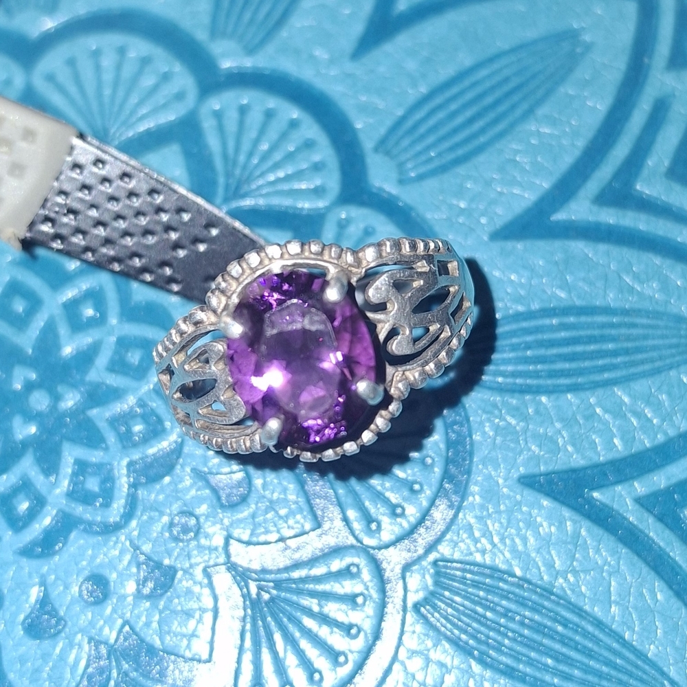 Elegant Silver and Purple Ring